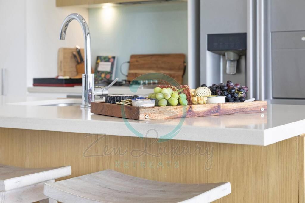 Zen Paradise - 2-Br Waterfront Ocean View Retreat Darwin Esterno foto